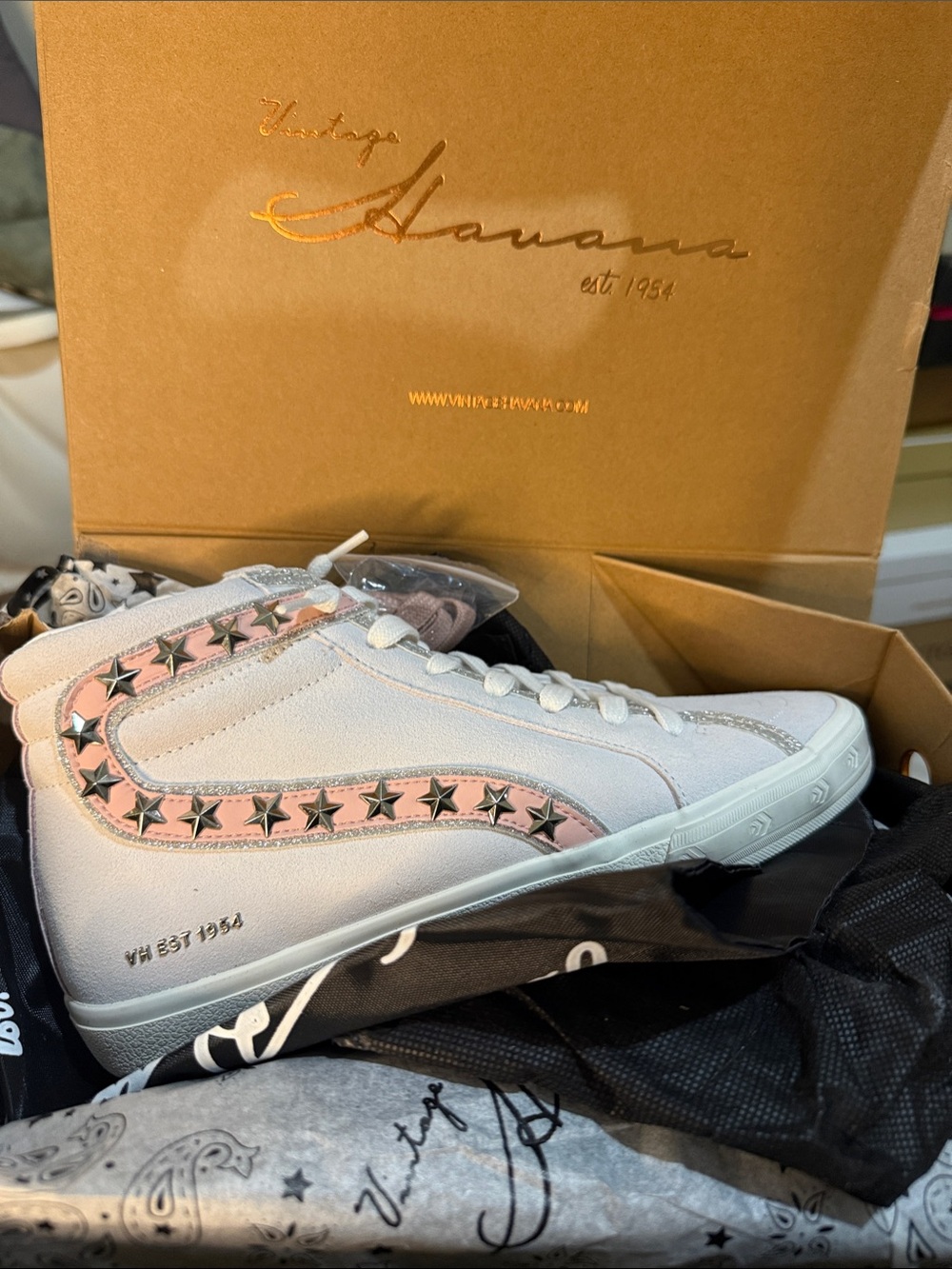 Vintage Havana White and Light Pink Star-Trim High Top Sneaker